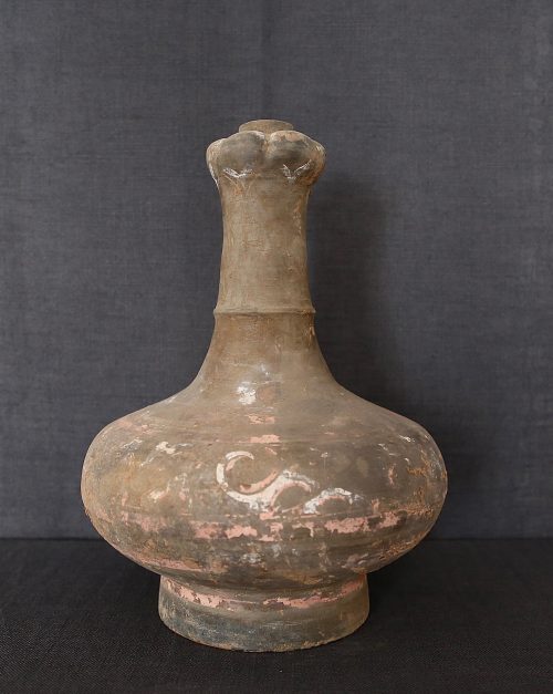 Vase au col en forme de gousse d'ail