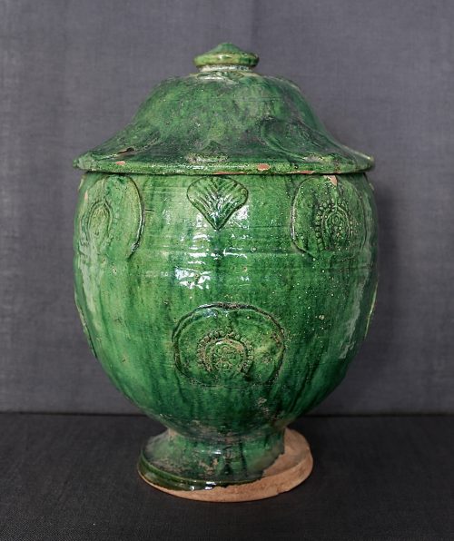 Yuan offering jar with glaze