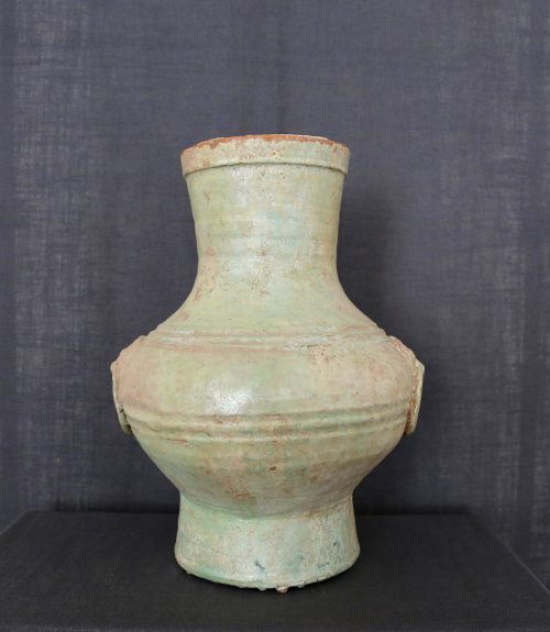 F012, Vase hu irisé à glaçure plombifère, côté