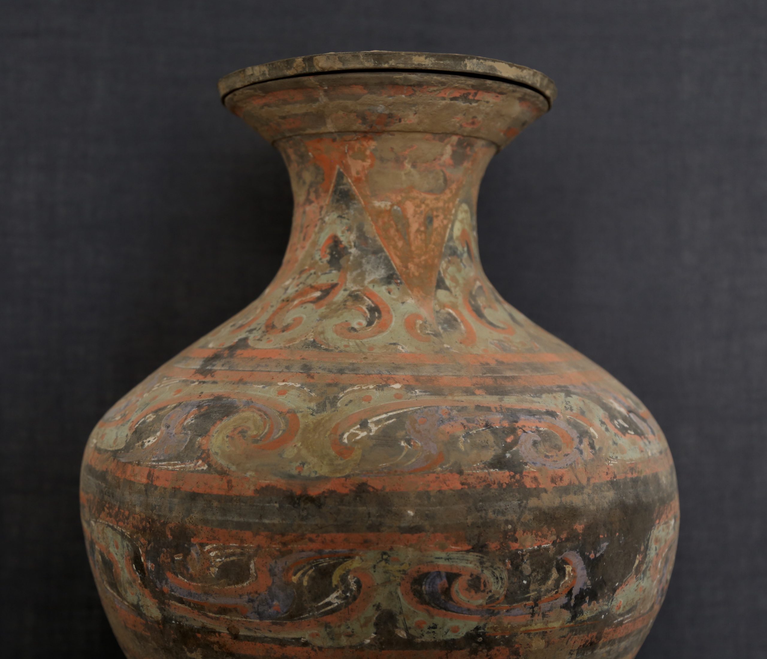 Han jar with lid and flamboyant polychromy - Image 4