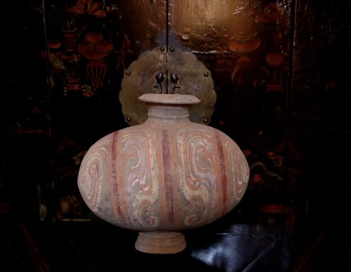 Vase cocon au décor polychrome peint – Image 6