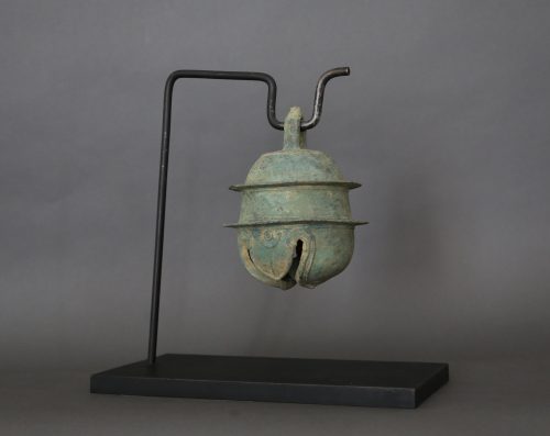 Angkorian Elephant bell in bronze - Image 2