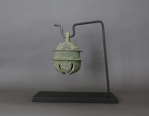 Angkorian Elephant bell in bronze - Image 5