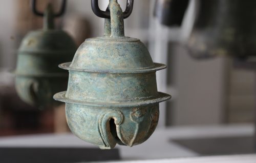 Angkorian Elephant bell in bronze - Image 8