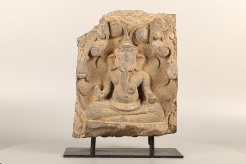Frise de linteau ornée de Gaṇeśa
